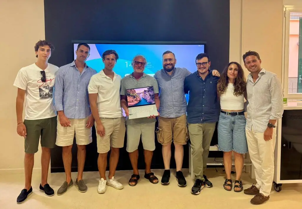 “Gli Amici di Colombo” Odv visitano il Me-Lab dopo la donazione di 1.500 € per la terapia digitale